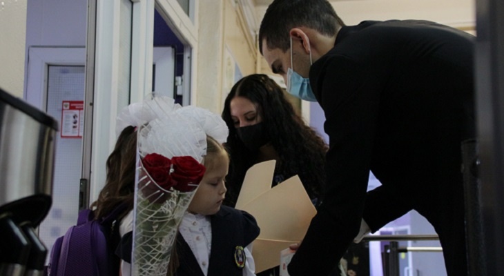 Молодым волгоградским учителям выплатят по 50 тысяч рублей