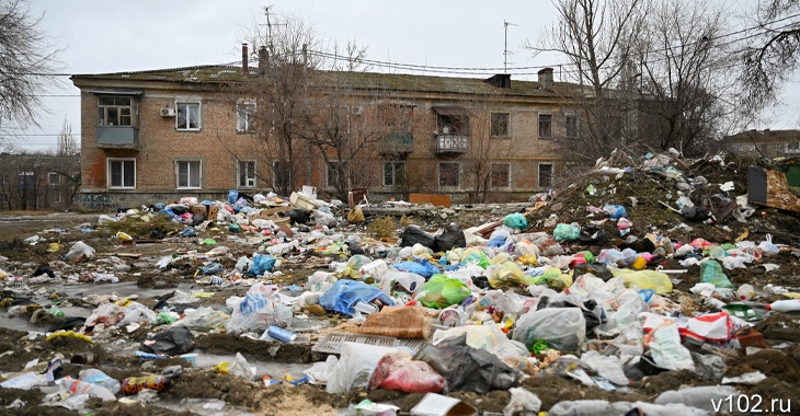 «До этого мы думали, что видели все»: шокирующие размерами помойки оттаяли в спальных районах Волгограда
