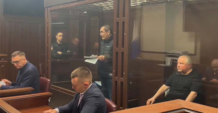 «Я абсолютно невиновен»: обвиняемый в терроризме генерал СК Музраев выступил с последним словом в суде