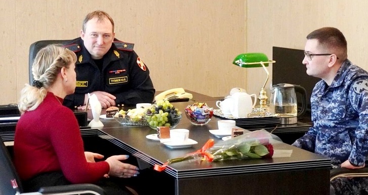 Начальник волгоградской Росгвардии Тупиков пообещал помощь матери погибшего на СВО рядового