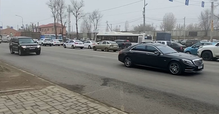 Кортеж премьер-министра Беларуси промчал к Мамаеву кургану в Волгограде