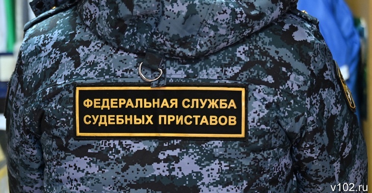 Волгоградца не выпустили за границу из-за долга по налогам