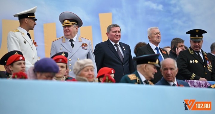 Девять ветеранов, депутаты и генералы: смотрим на VIP-гостей военного парада в Волгограде