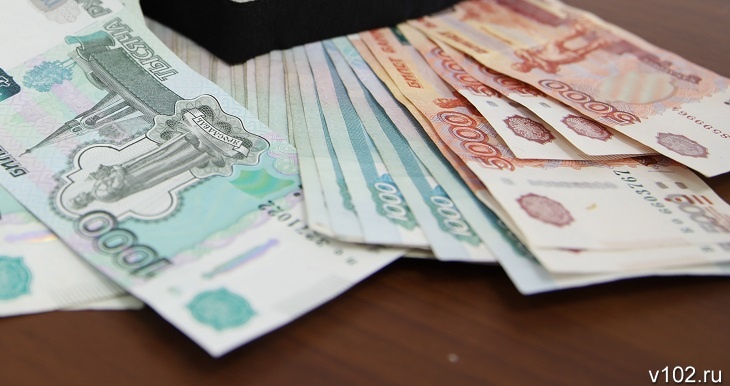 2,5 млн рублей и 2500 долларов отдала аферистам волгоградская пенсионерка