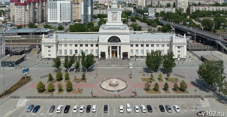 Платную парковку на 228 мест организуют в центре Волгограда. Названа стоимость часа