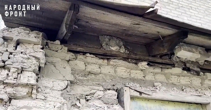 СК после шумихи в СМИ обратил внимание на опасный дом в переулке Фабричном