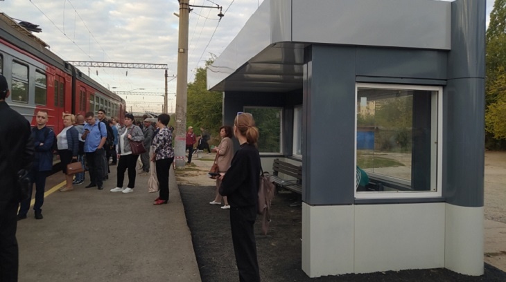 На двух остановках электричек в Волгограде установили остановки-домики