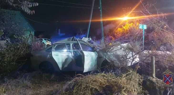 В Волгограде водитель Mercedes совершил ДТП с двумя погибшими и сбежал