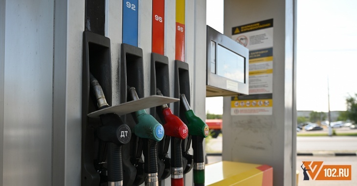 Три вида автомобильного топлива подешевели в Волгоградской области