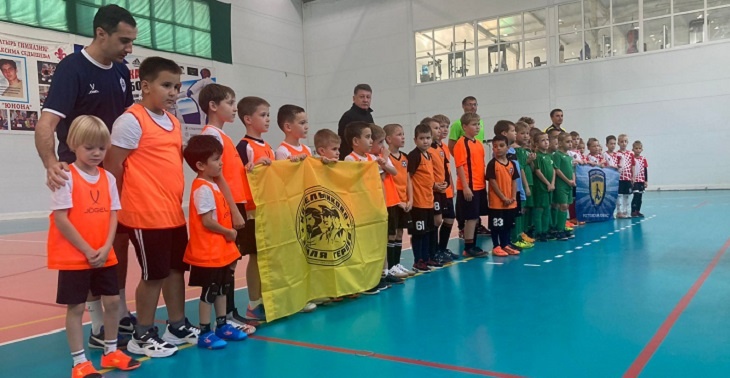 Детский футбольный клуб из Котельниково получил Кубок победителя в межрегиональном турнире