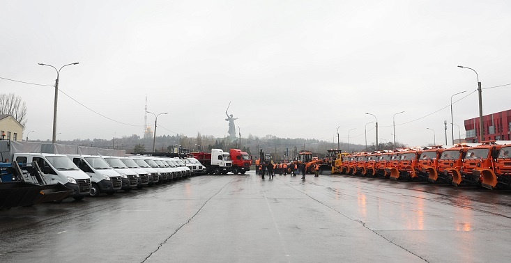 Волгоград получил полсотни новых коммунальных и дорожных машин