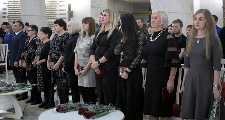 В Волгограде 10 орденов Мужества передали родным погибших участников СВО