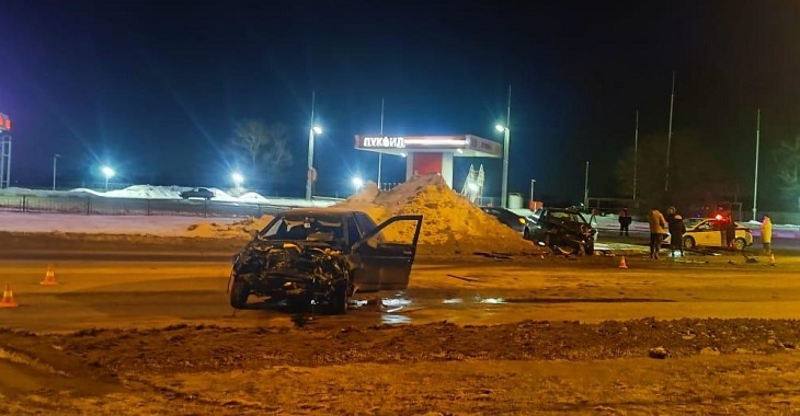 Водителя «двенашки» разыскивают за побег с места жесткого ДТП в Волгограде