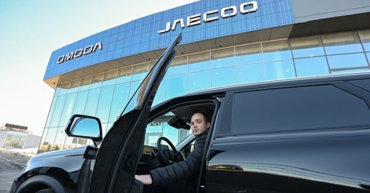 «Уйти без покупки не сможете»: в Волгограде до 15 марта дарят подарки за кроссовер JAECOO J7