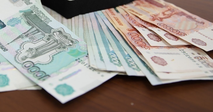 В Волгоградской области первые начальники раскрыли свои зарплаты