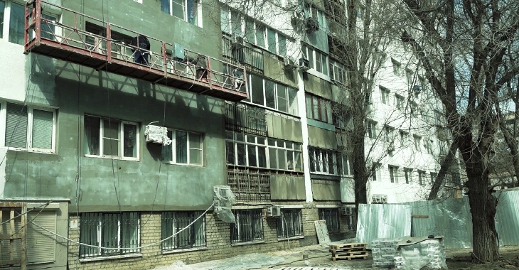 «Первую зиму не мерзли»: капремонт домов по улице Невской вышел на финишную прямую