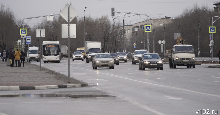 В Волжском после запуска дачных автобусов сократят рейсы на городских маршрутах