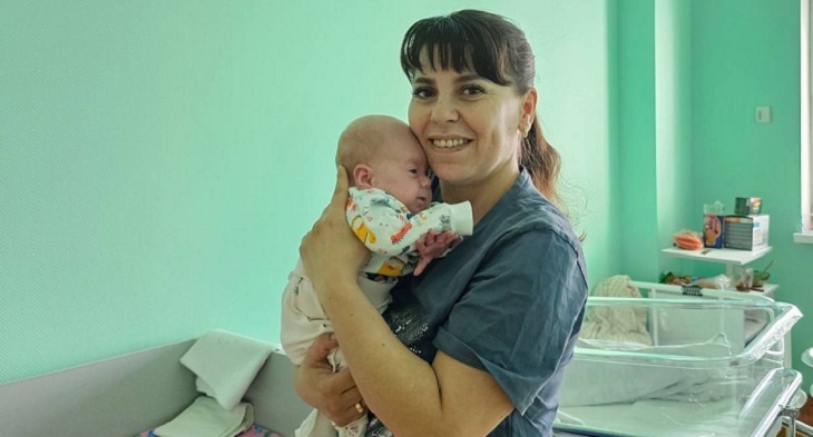 Волгоградские неонатологи выходили 700-граммовую малышку