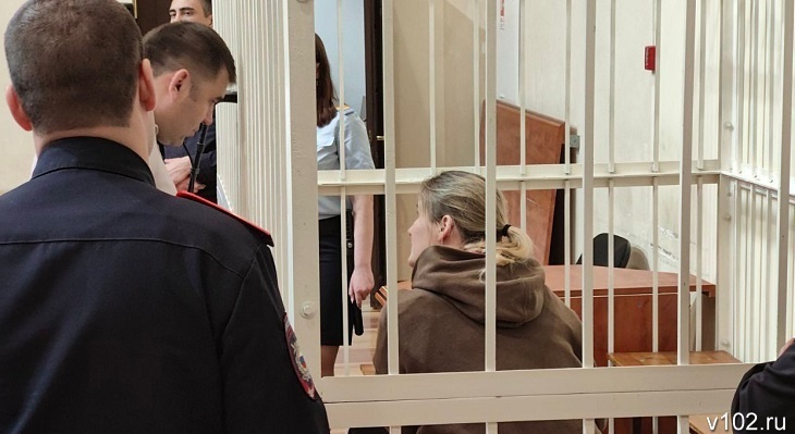 «Лишний раз задумается»: осужденная в Волгограде Агафонова отказалась от общения со СМИ и уехала в Самару