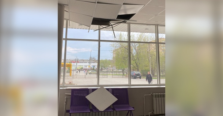 Под Волгоградом обвалился потолок отремонтированной поликлиники