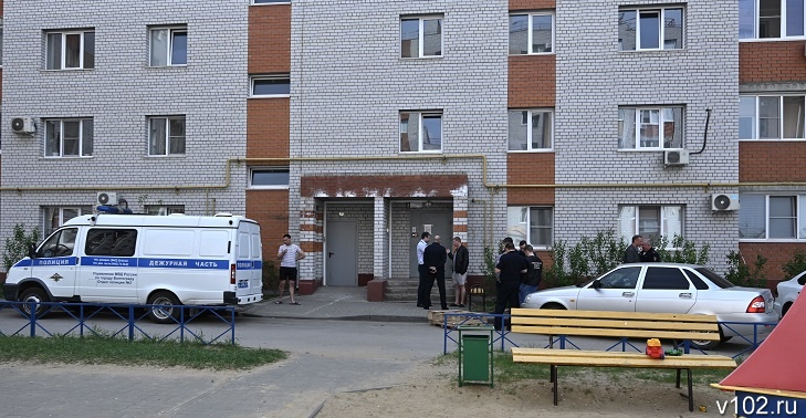 На месте оперативники: волгоградцы сообщили о стрельбе на ул. Базарова