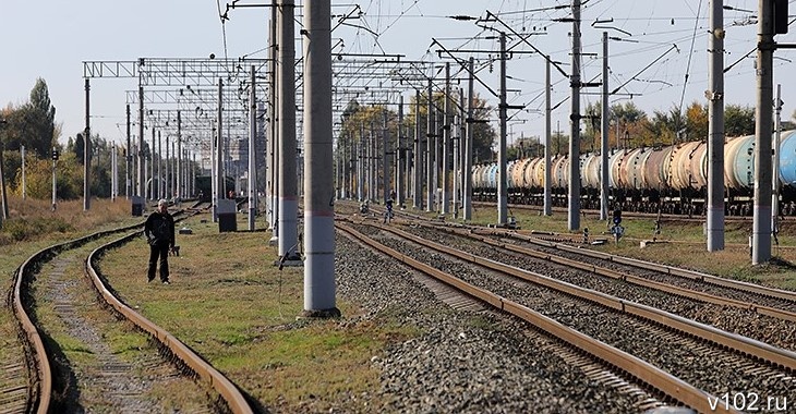 Грузовой поезд сбил насмерть мужчину в Волгоградской области