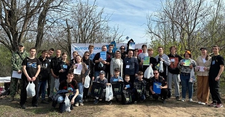 В Волгограде и Камышине вывезли почти 4000 килограммов мусора