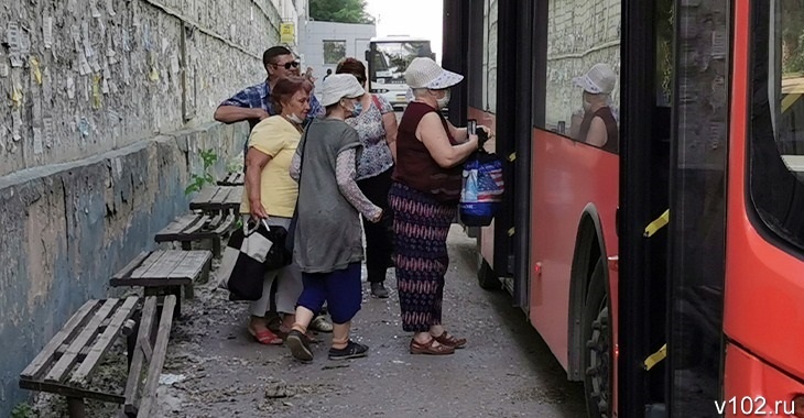 Перевелась бумага? Волгоградские пенсионеры столкнулись с нехваткой льготных проездных