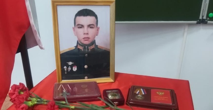 В Камышине увековечили память погибшего на СВО командира спецназа Руслана Усманова
