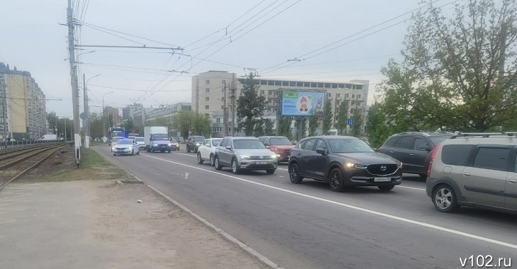 В Волгограде 4-километровая пробка сковала Первую продольную из-за серии ДТП