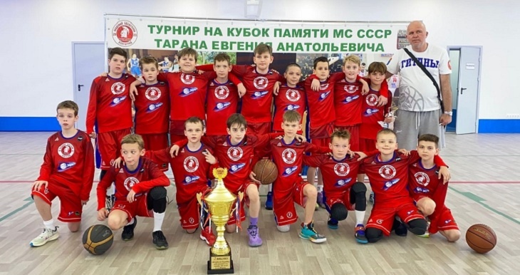 Волгоградские «Титаны» взяли серебро на турнире памяти баскетболиста Евгения Тарана