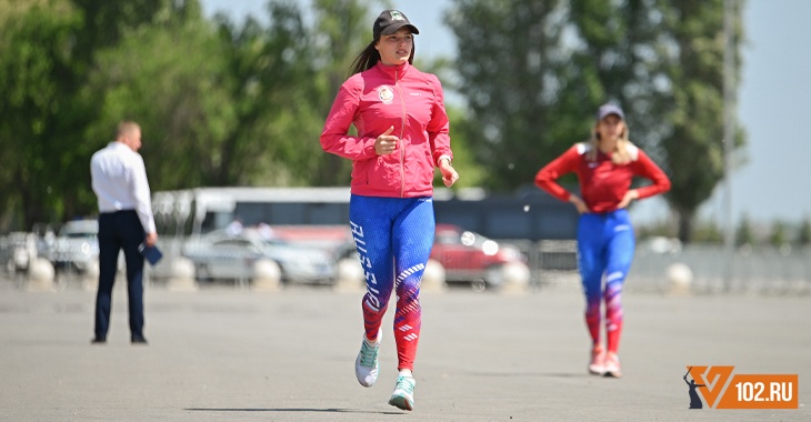 В «Волгоградском марафоне» приняли участие 1,3 тыс. профессиональных спортсменов и любителей