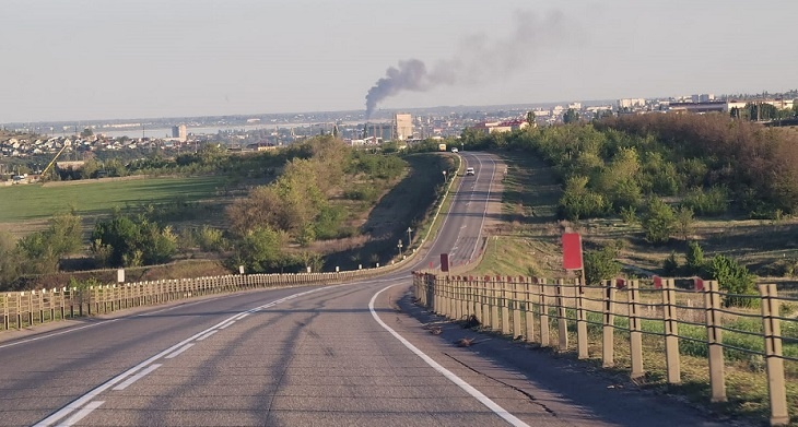 Один ландшафтный пожар в Волгоградской области увидели в двух городах