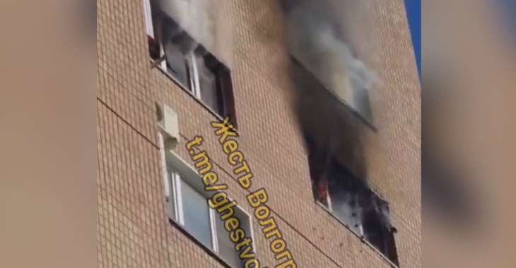 В Волгограде попал на видео пожар в 11-этажном доме