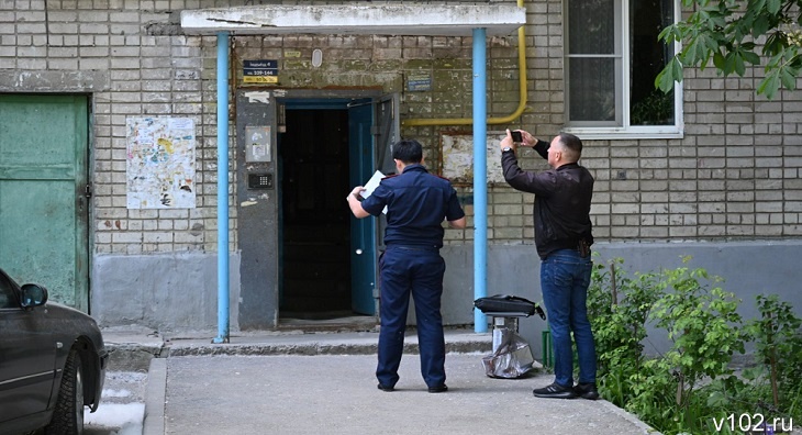 В Волгограде ОМОН взял штурмом квартиру на ул. Рионской