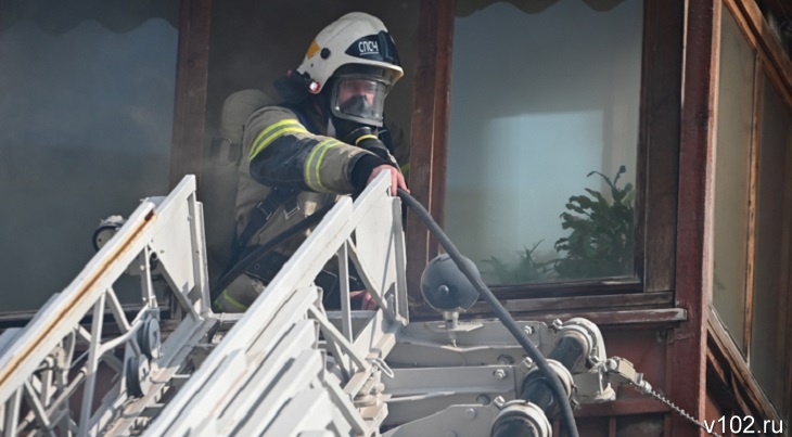 На юге Волгограда 31-летний мужчина обгорел в своей квартире
