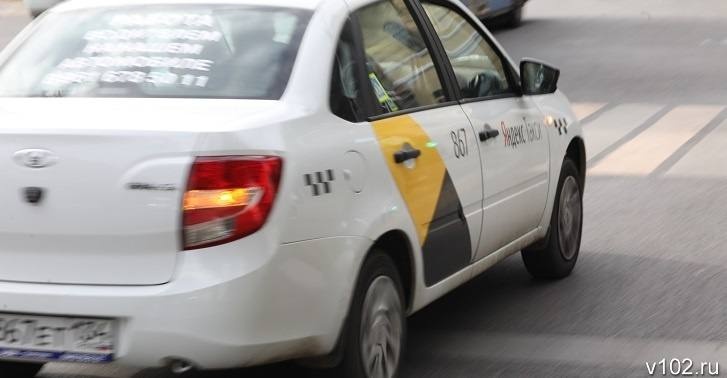 В Волгограде цены на такси подняли в два раза 9 мая