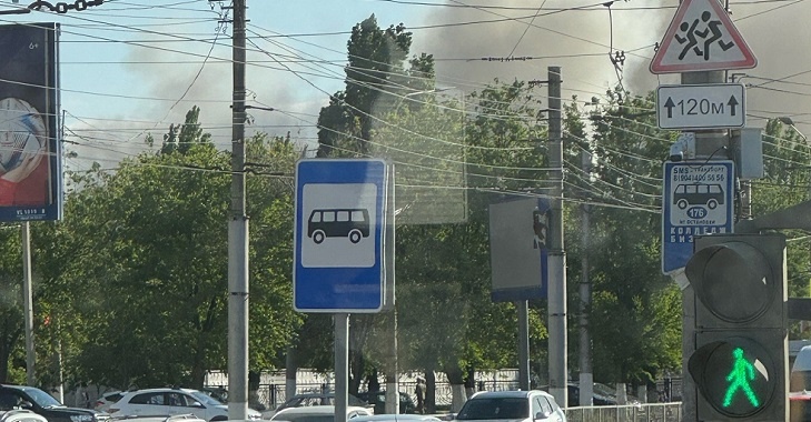 Волгоградцы сообщают о крупном пожаре на территории военного госпиталя