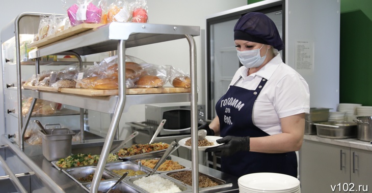 В Волгоградской области детей из многодетных семей бесплатно накормят в ПТУ и колледжах