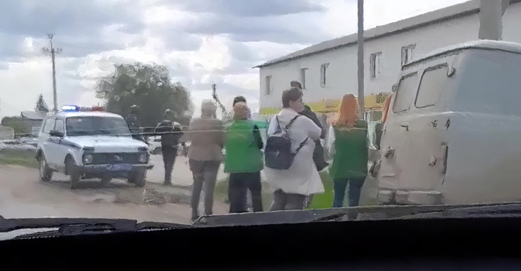 В Волгоградской области силовики оцепили магазин «Покупочка»