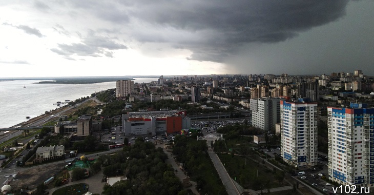 Дожди и сильный ветер отсрочат жару в Волгоградской области