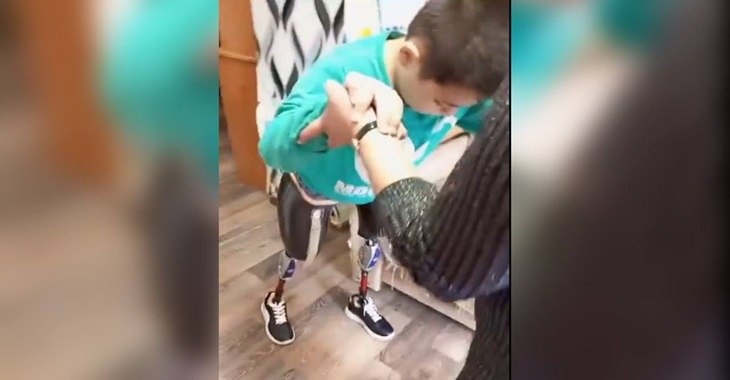 Школьнику из Волгоградской области после ампутации сделали протезы, как у Костомарова