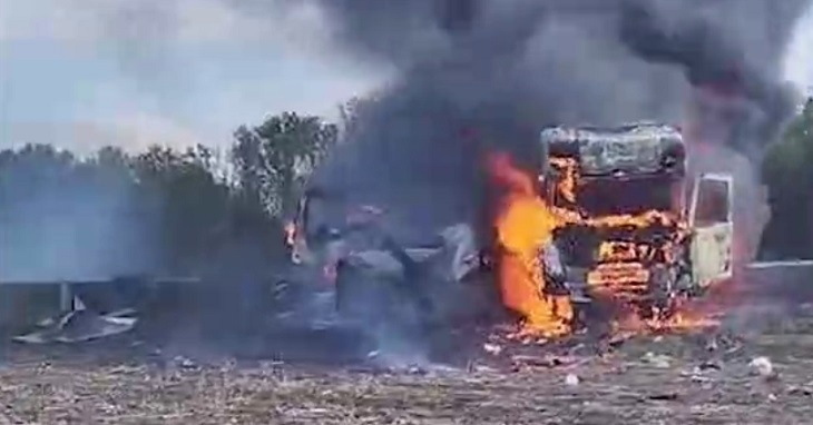 Водитель Volkswagen заживо сгорел в автокатастрофе на трассе под Волгоградом