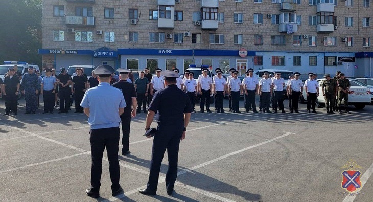 В Волгограде десятки сотрудников УФСБ и полиции пришли за мигрантами