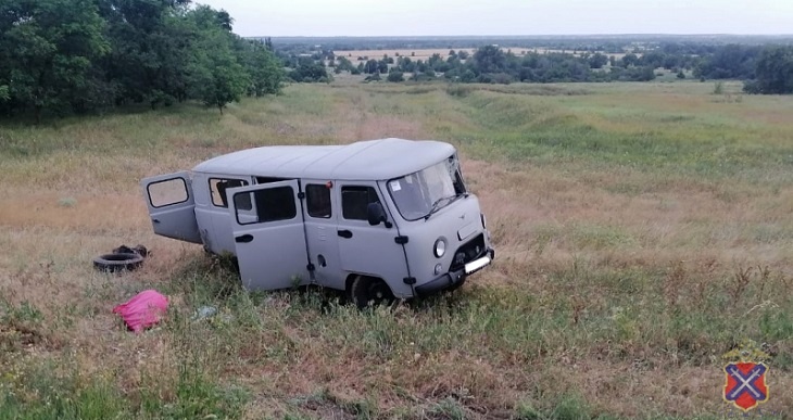 В Волгоградской области у «УАЗа» по дороге в Луганск оторвало колесо