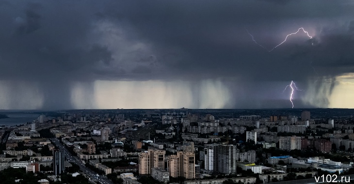 Беспросветную июньскую хмарь и грозы прогнозируют синоптики Волгограда