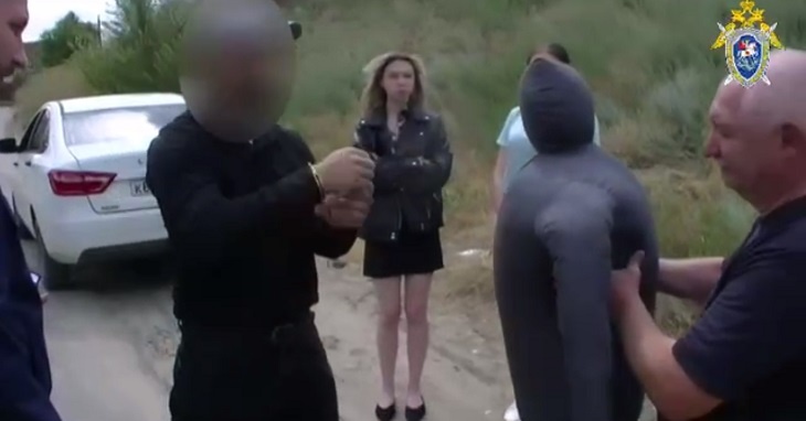 Опубликовано оперативное видео с волгоградцами, державшими в заложниках 20-летнюю девушку