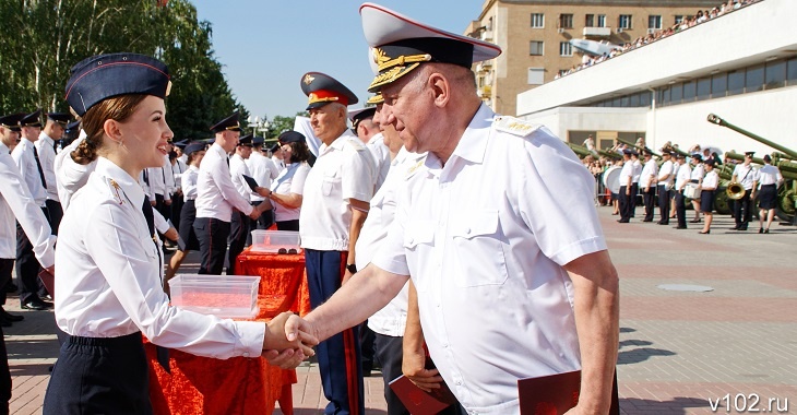 Замминистра МВД Александр Кравченко поздравил выпускников Волгоградской академии