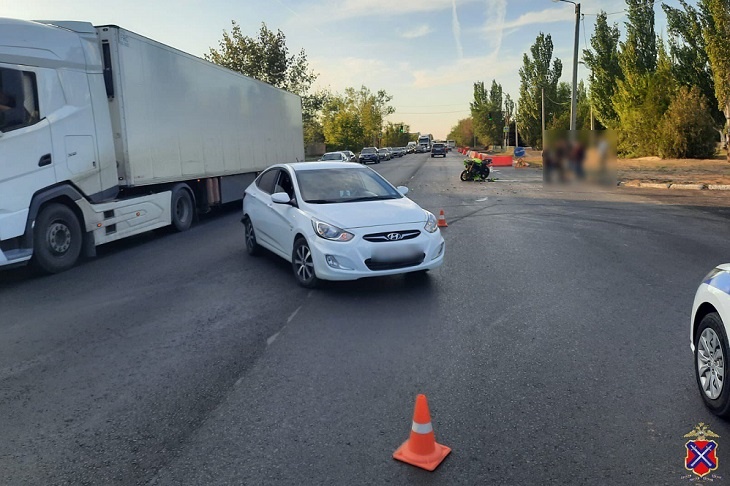 Байкер пострадал в ДТП с Hyundai в городе Волжском