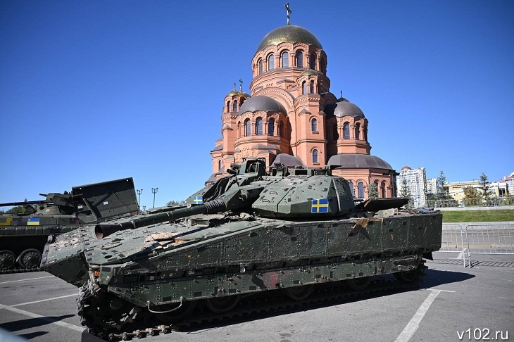 «Горела хорошо»: в Волгограде открылась выставка трофейной  техники из зоны СВО